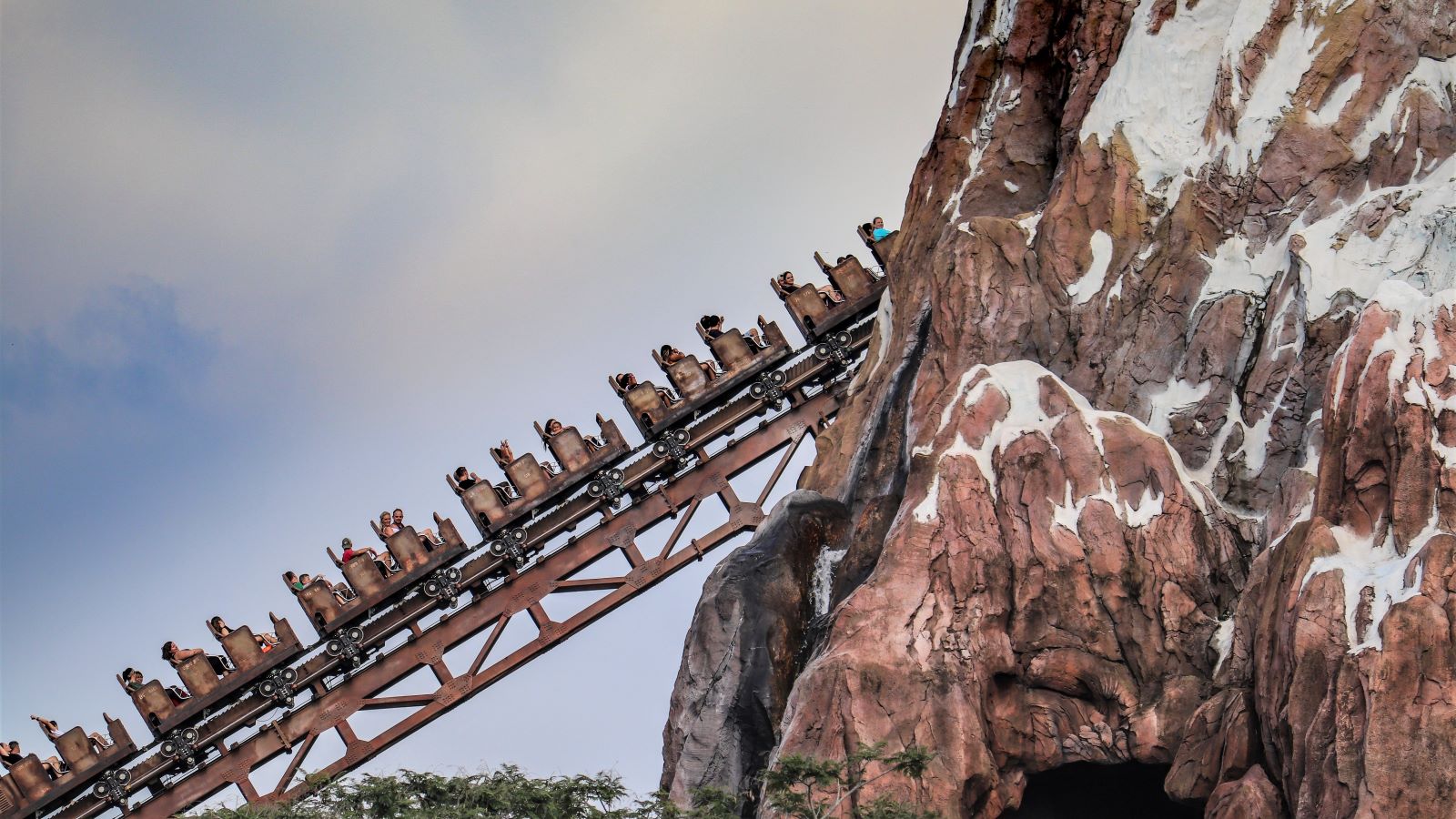 1 Expedition Everest Shutterstock