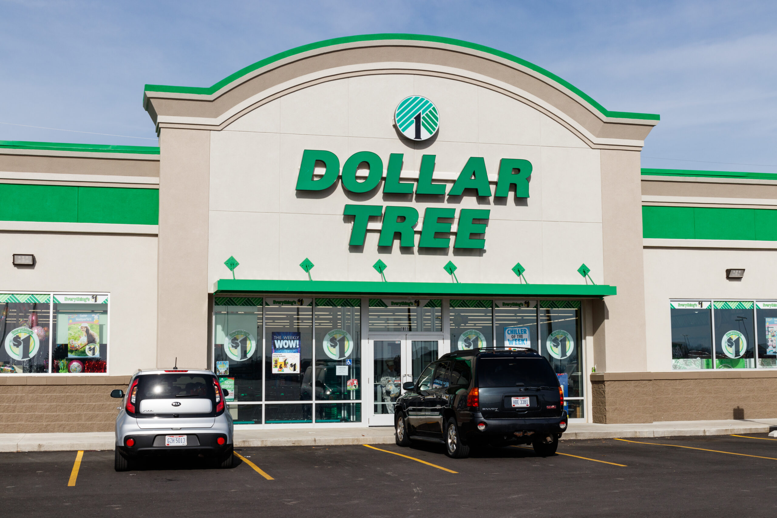 St.,Marys, ,Circa,April,2019:,Dollar,Tree,Discount,Store.