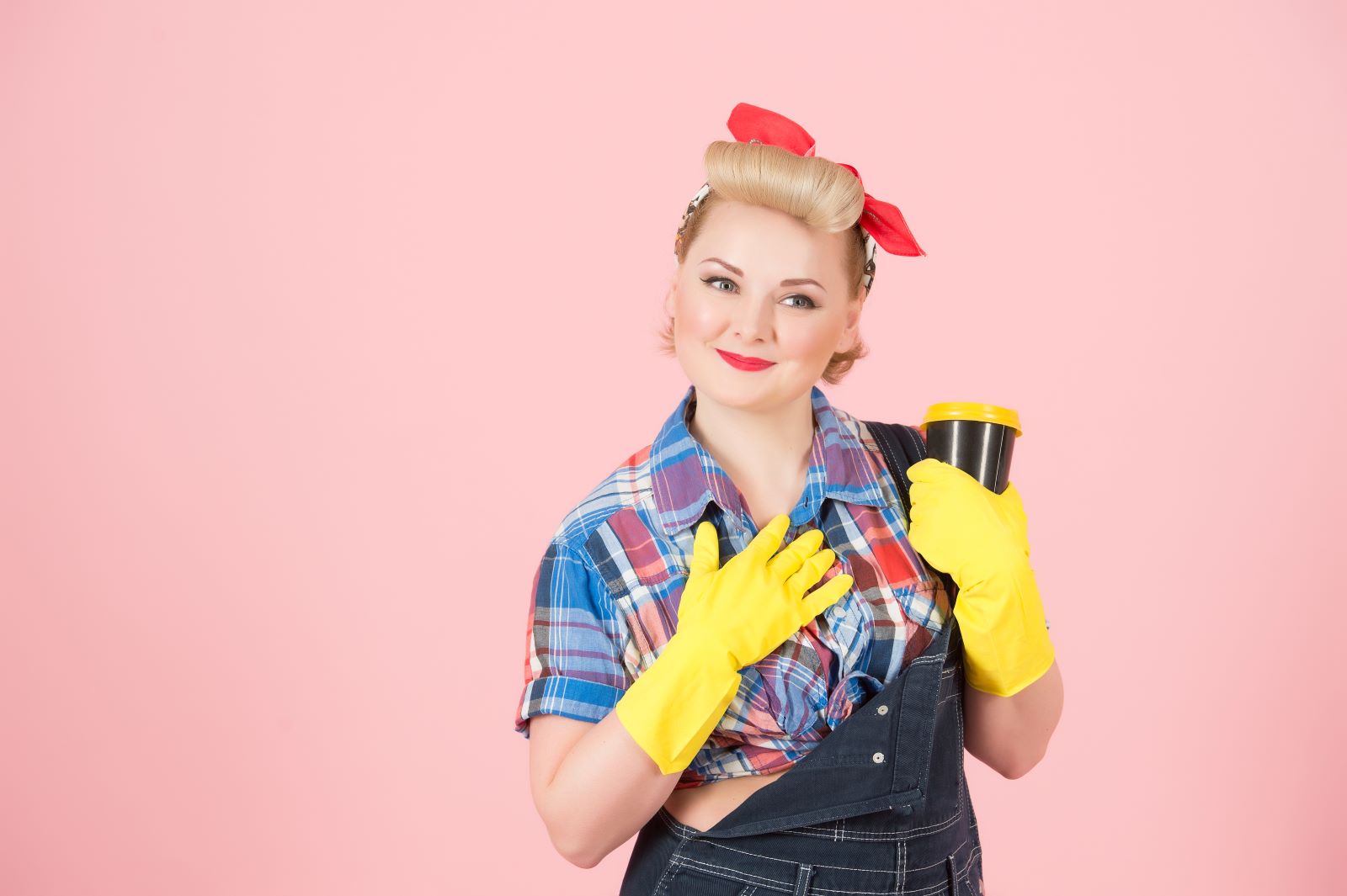 Traditional Housewife Expectations Making a Comeback? Yes or No!